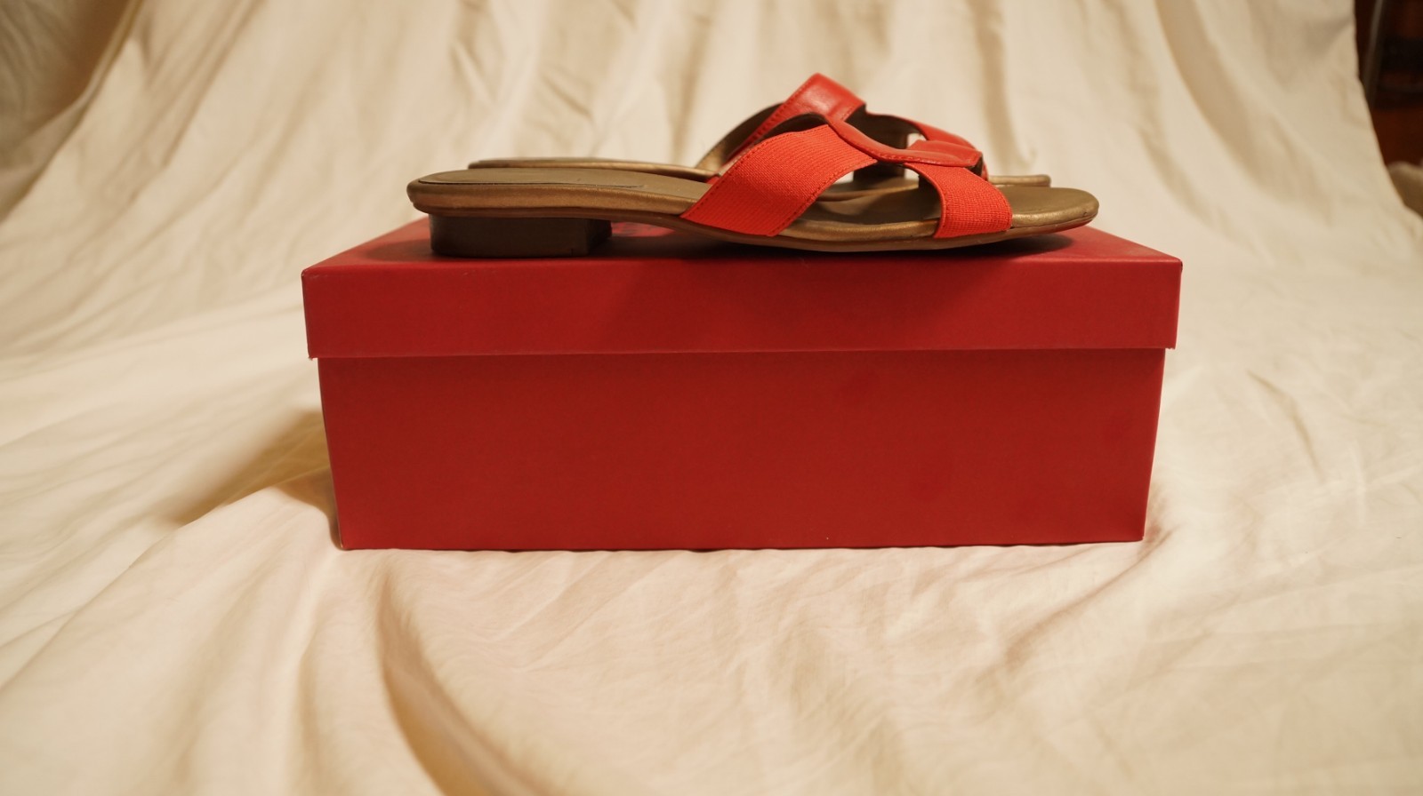Vaneli Birley Red Nappa Slides Size 7.5M