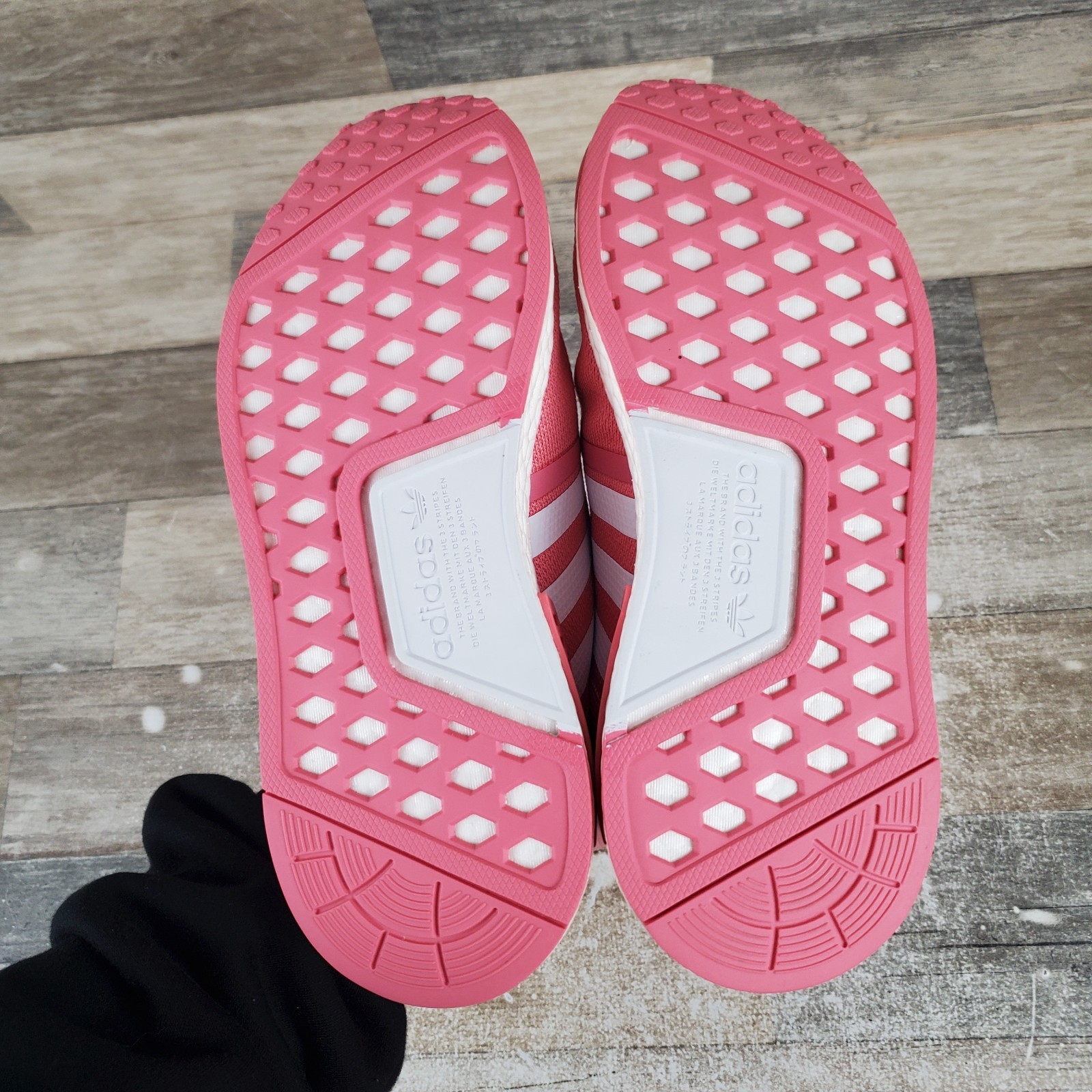 Adidas Originals NMD_R1 Womens Shoes Sz 6.5 Pink Lace-Up Low Top Sneakers
