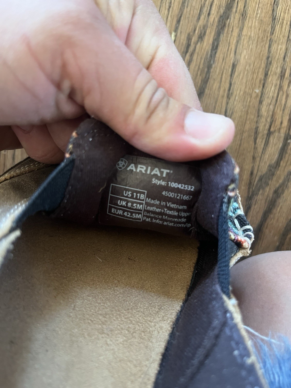 Ariat Women’s Cruiser shoes, Size 11B