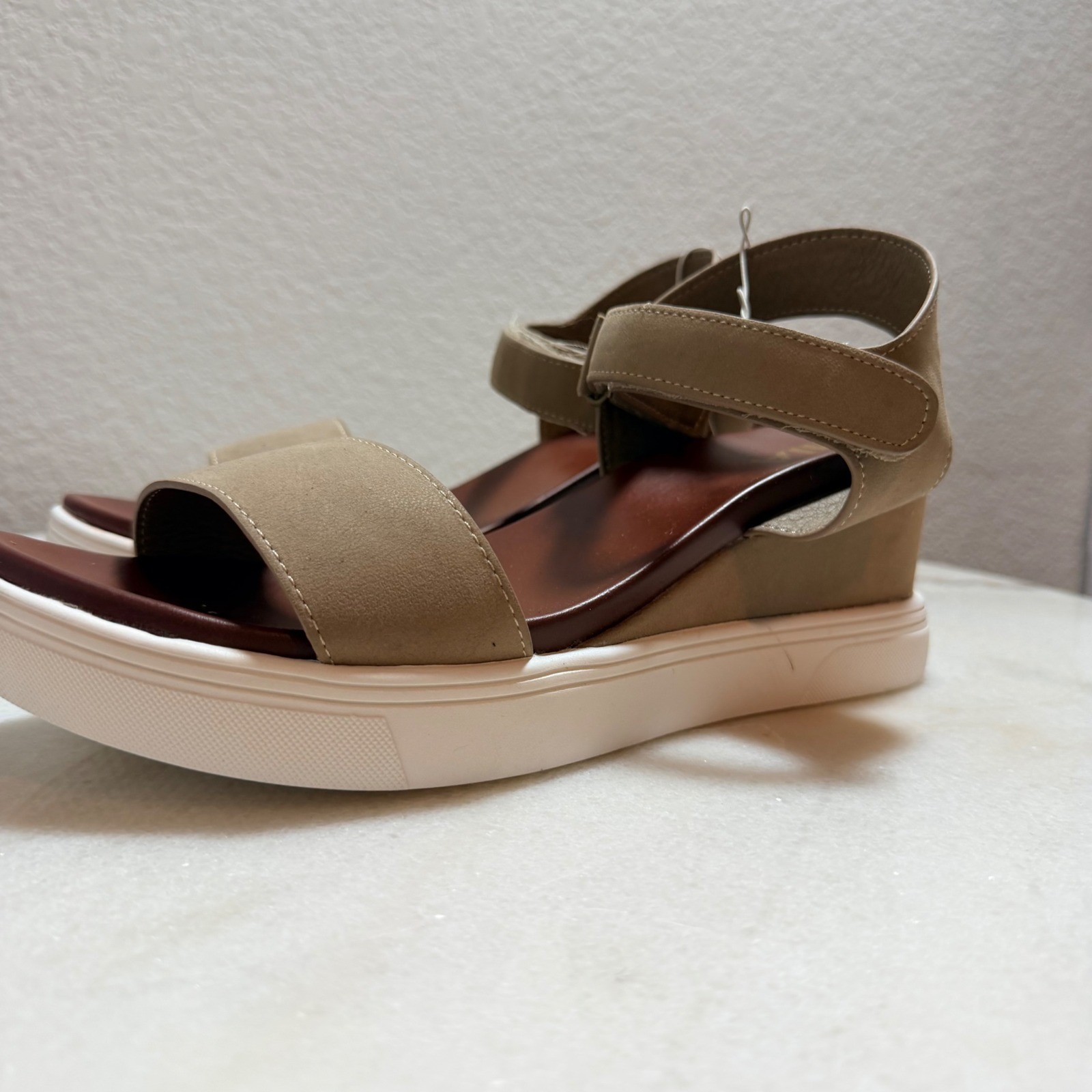 MIA Womens Taupe Platform Wedge Sandals Size 9 Hook Loop Ankle Strap Neutral