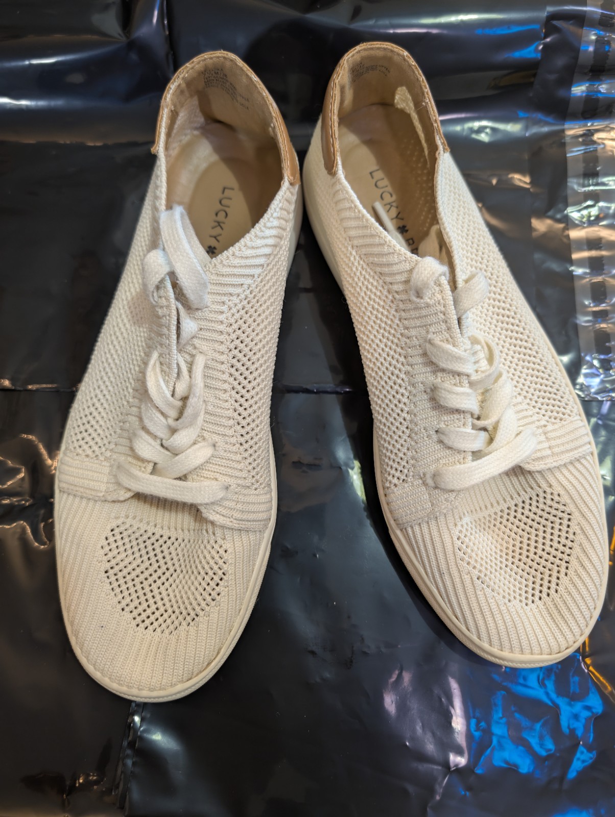 LUCKY BRAND Size 7.5 WOMENS OFF WHITE MESH KNIT LACE UP SNEAKERS- LUIKA MILKYWAY