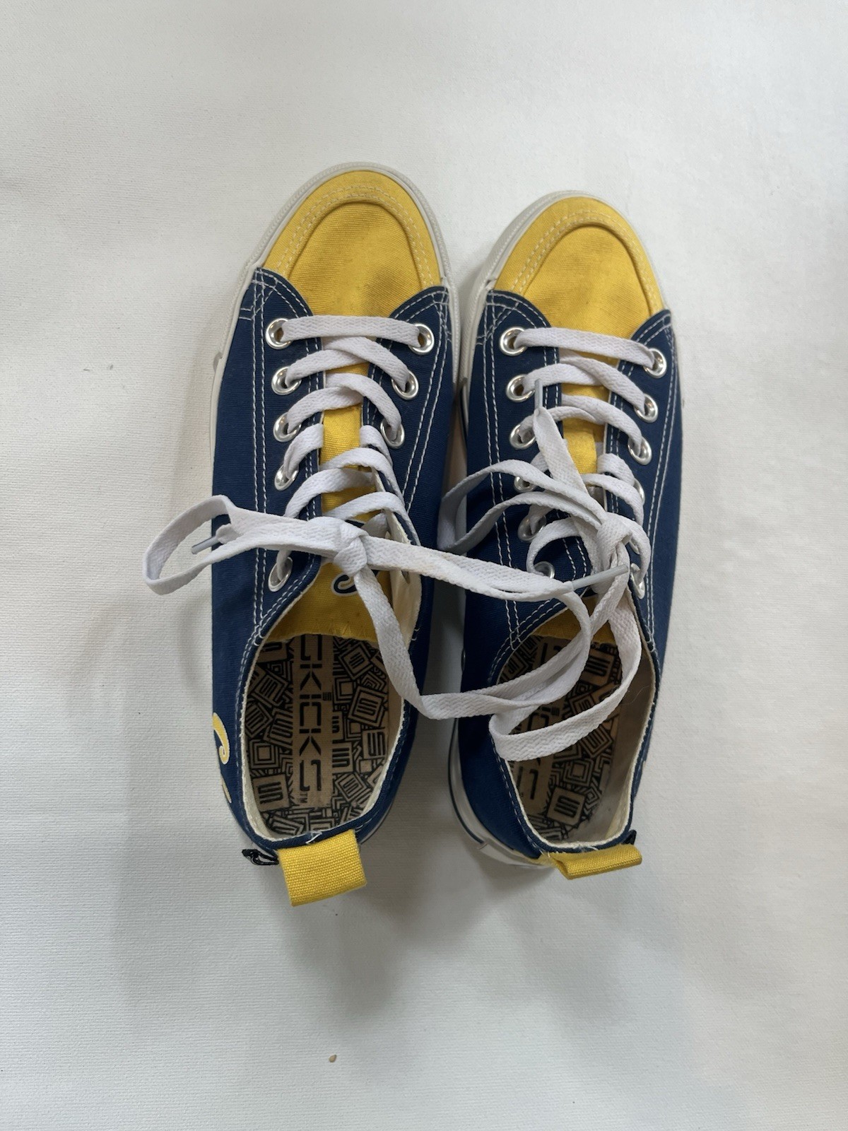 Skicks Cal Bears Low Top Unisex Sneaker Women 7