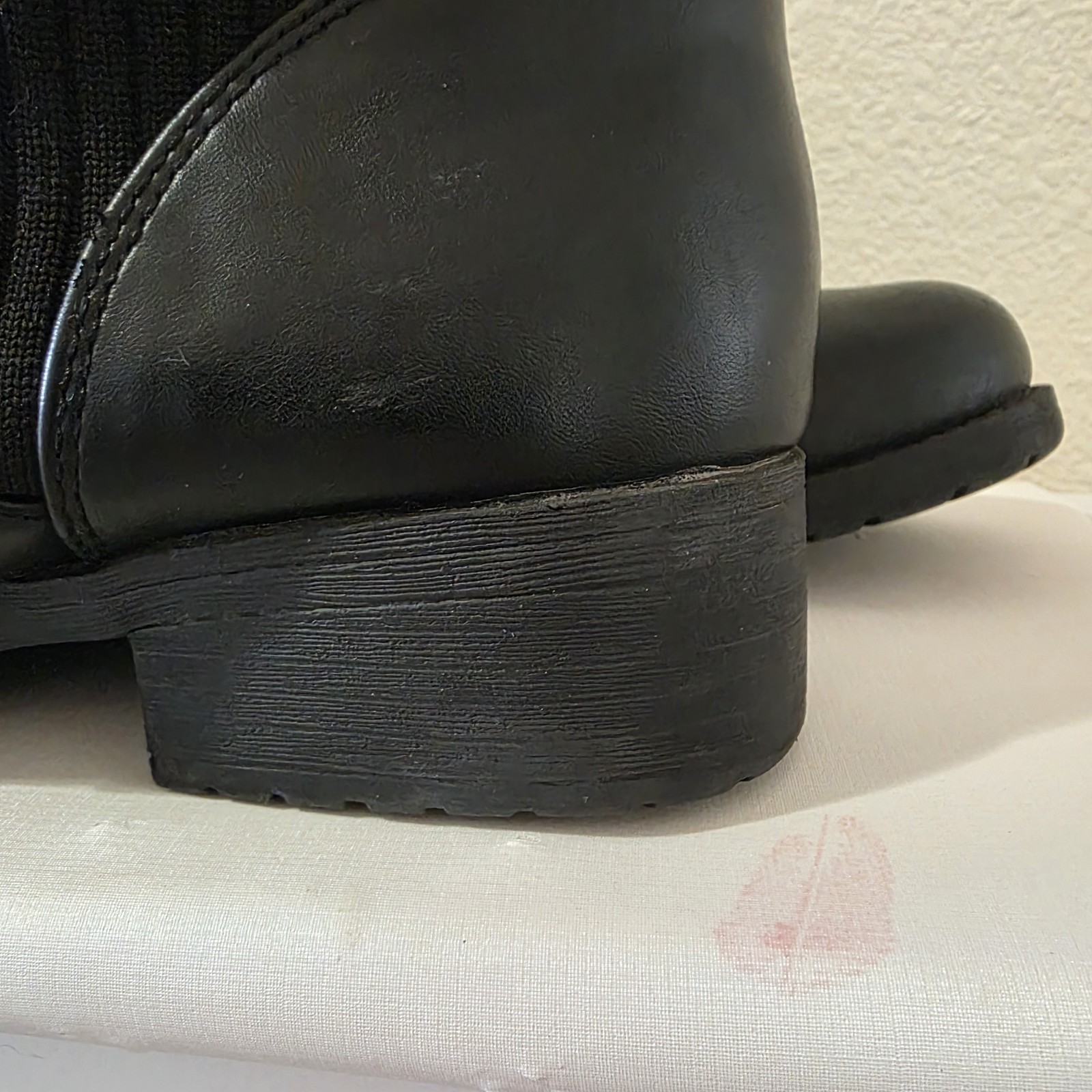 ​Women’s Black Combat Boots Sock Ankle Knit Inset Lace Up Lug Sole Size 8 Grunge
