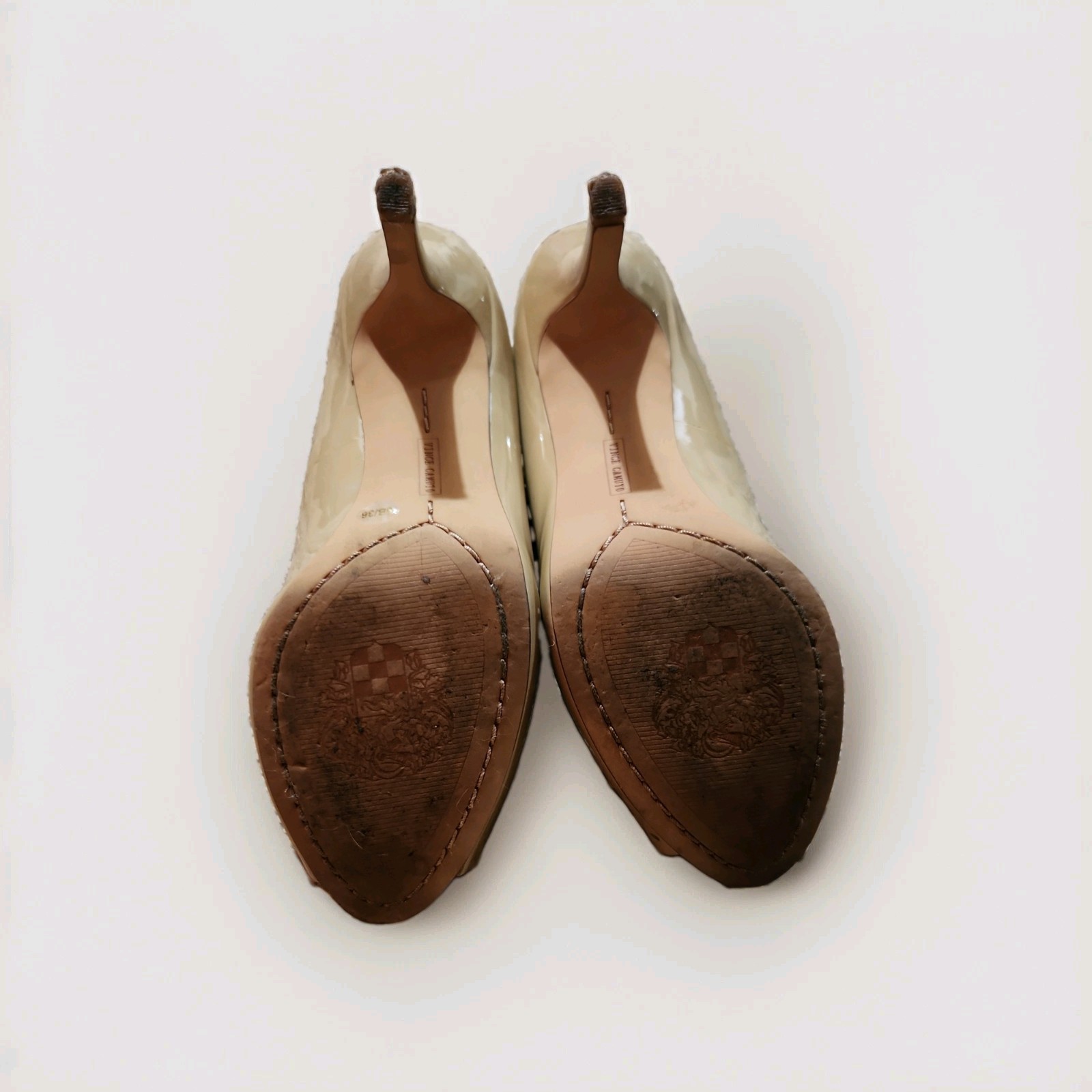 Vince Camuto Beige Patent Leather Peep Toe Stiletto Pumps Women’s Size 6M