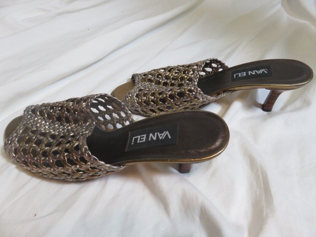Vaneli Women’s 7.5M Gold/Silver Metallic Sandal with Heel