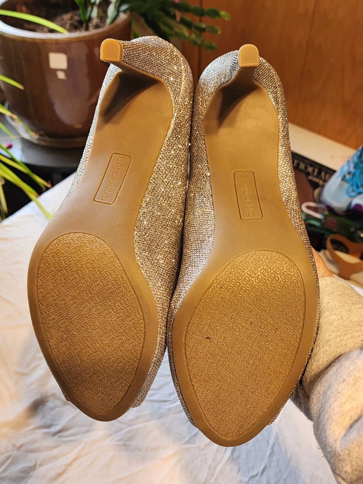 Womens Size 10M Silver Sparkle Bandolino 3.25 inch Heels