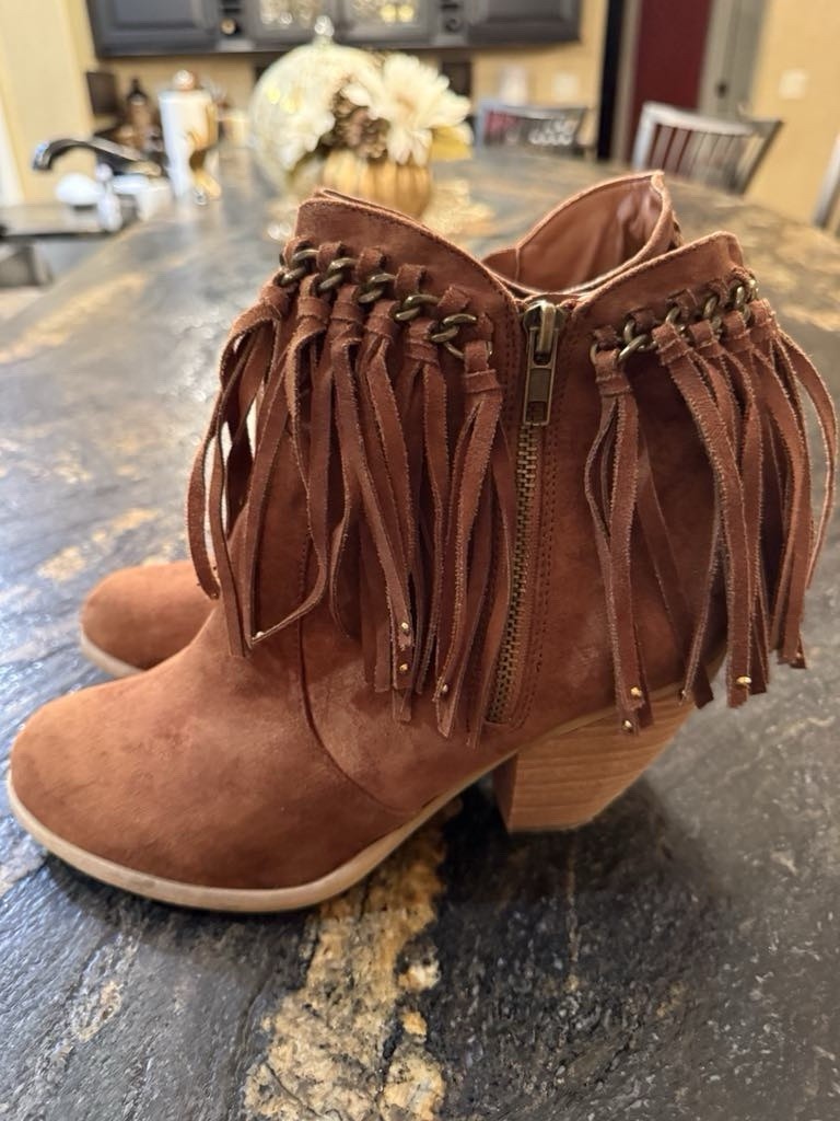Not Rated Alonzo Fringe Western Booties Brown Suede Ankle Side Zip Womens Sz 8.5