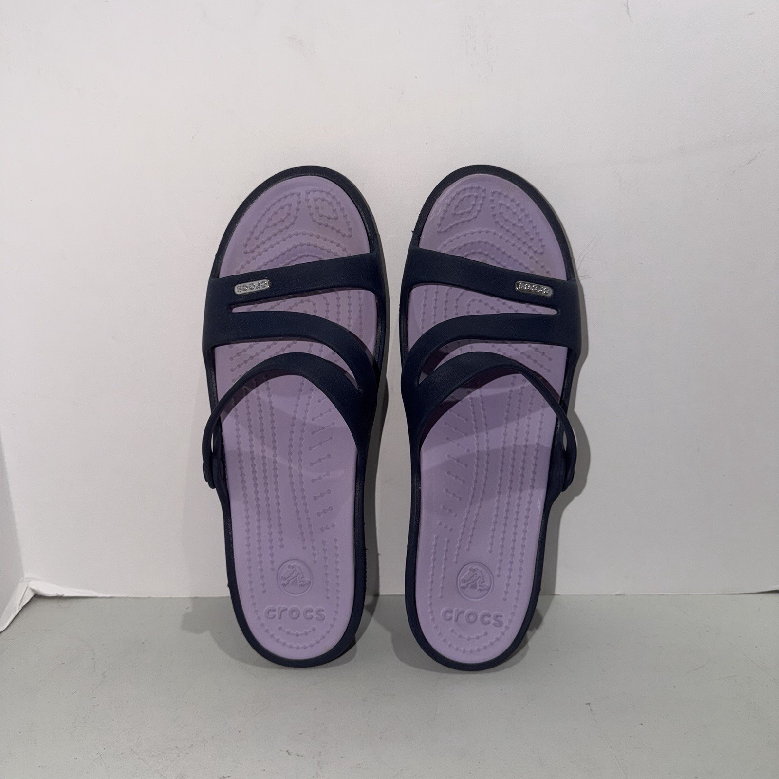 CROCS Navy & Lavender Patricia Women’s Strappy Wedge Sandals Size 10