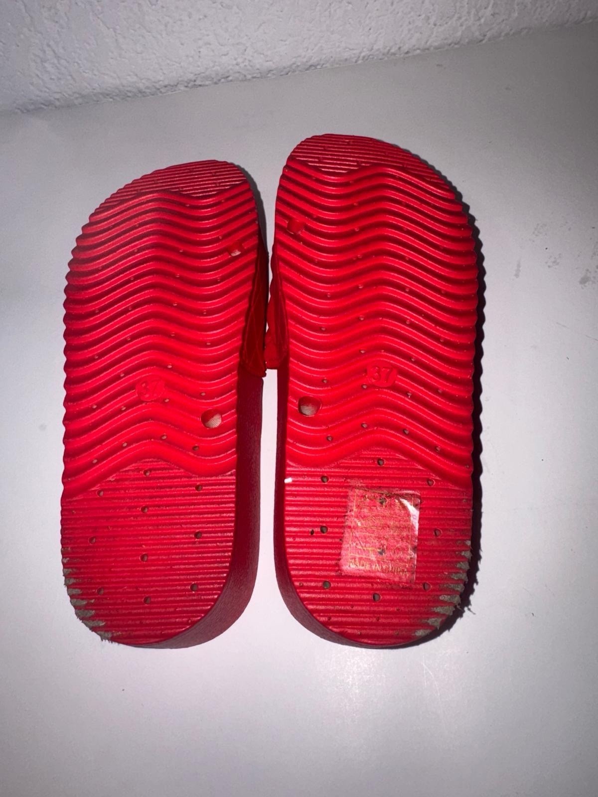 DZWE Women’s Cushioned Slide Sandals Red Leather Quilted Slip-On US 6