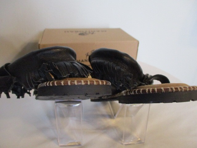 NIB Manitobah Wasaga Fringe Leather Toe Ring Buckle Sandals in Black Size 11