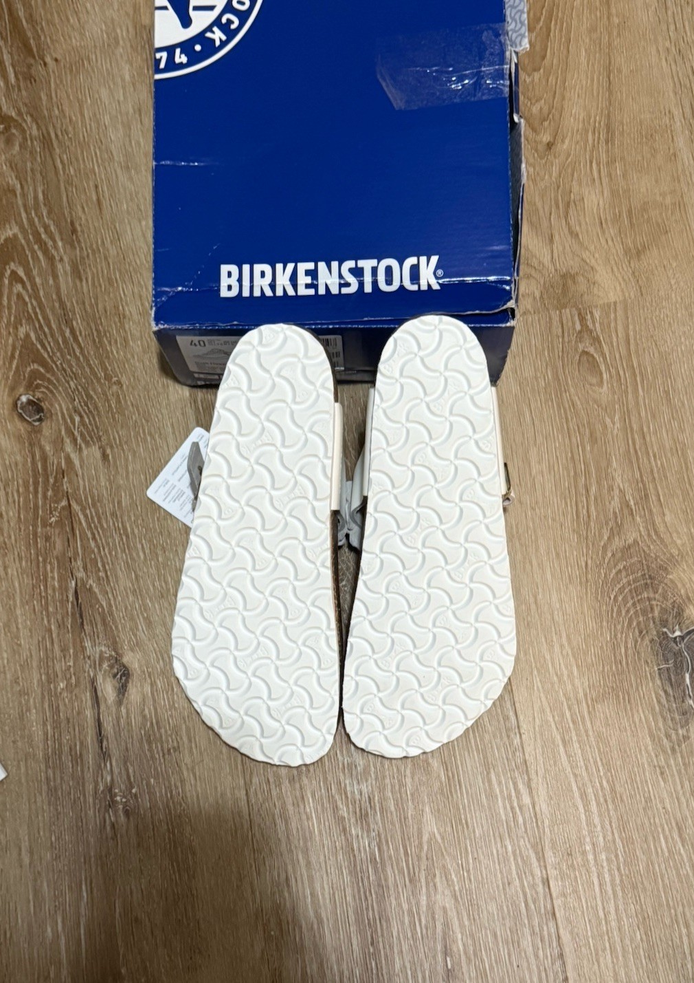 Birkenstock Women’s White Thong Sandals Leather Cork Insole Buckle EU 40 Regular