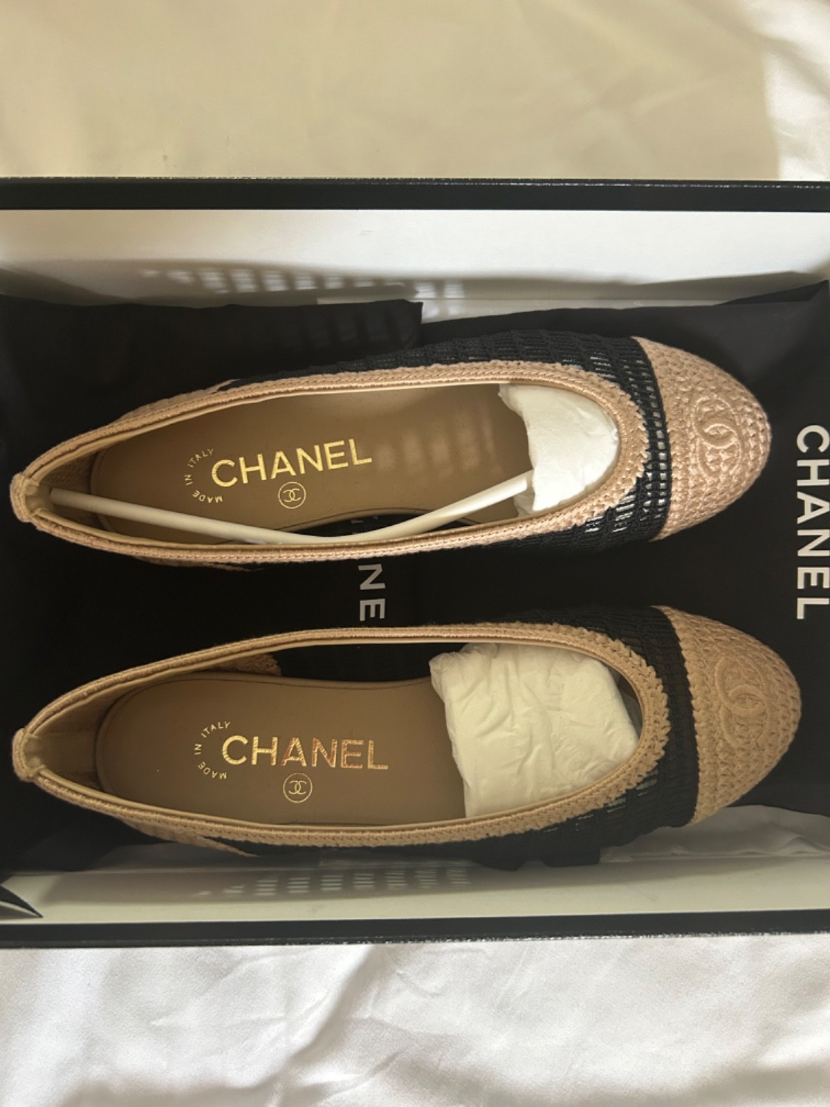 Authentic New with box Chanel crochet raffia ballet flats size 36