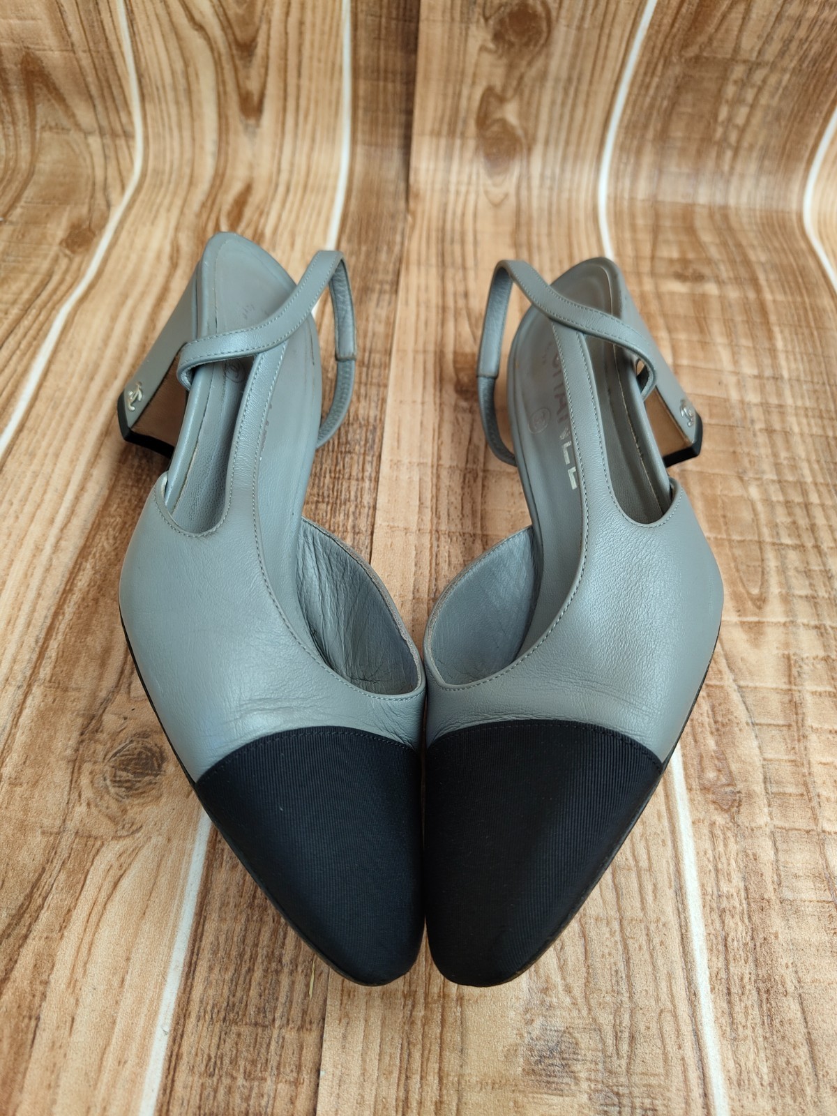 CHANEL Slingback Grosgrain CC Cap-toe Grey Leather Heels EU 36 US 6