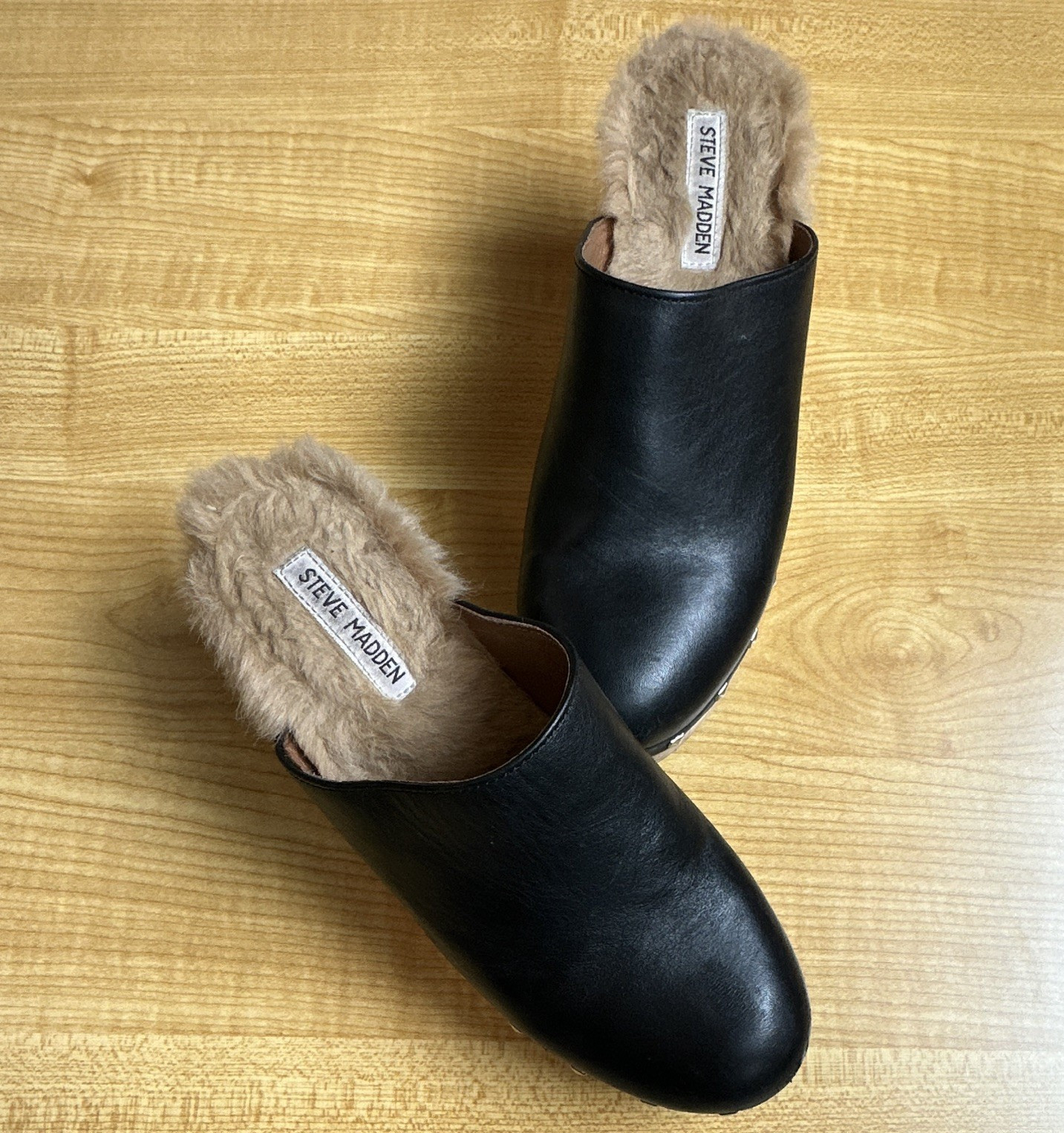 Steve Madden Women’s Black Leather Wedge Mule Heels Faux Fur Lined Studded 7