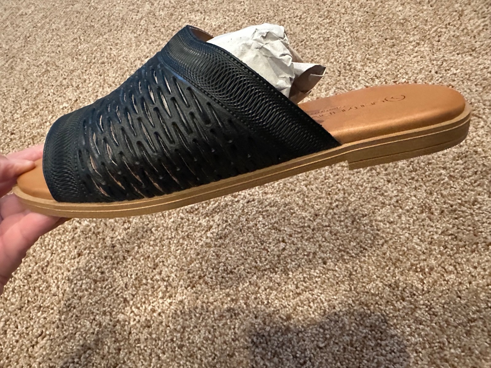 UNITY IN DIVERSITY Brand new, comfy and classy black Rio Slide Women’s sz 9