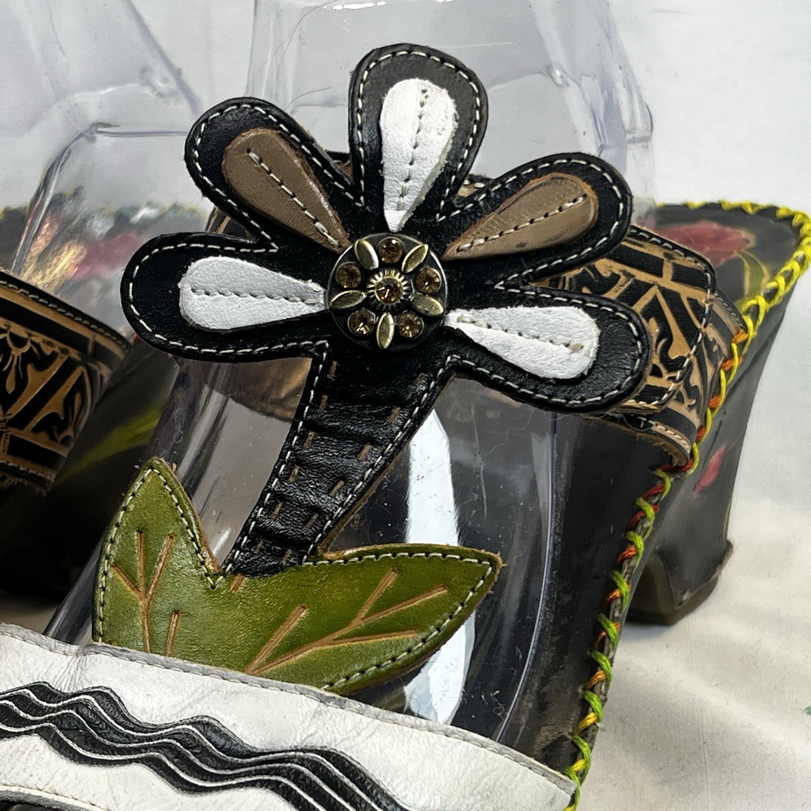 Elite by Corkys Kalua Floral Leather Sandal Size 10 Black Green White Brown