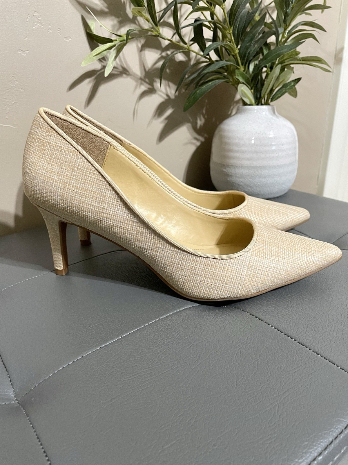 On 34th Jeules Cream Raffia Pumps Pointed Toe Nude Heels Coastal Classic Size 8
