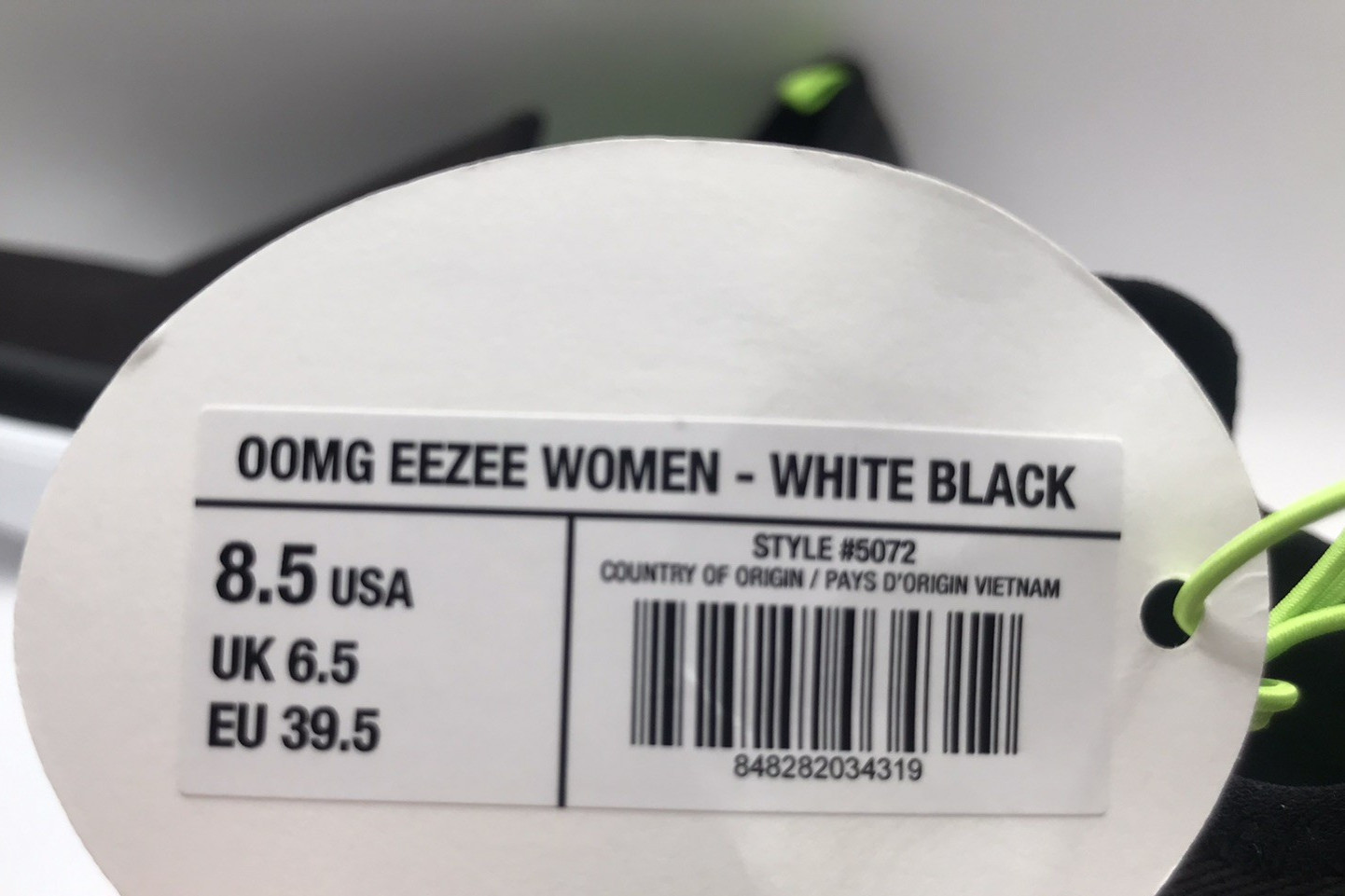 WOMEN’S OOFOS BLACK/WHITE OOMG EEZEE SLIP ON RECOVERY COMFORT SHOE SIZE 8.5 NWT