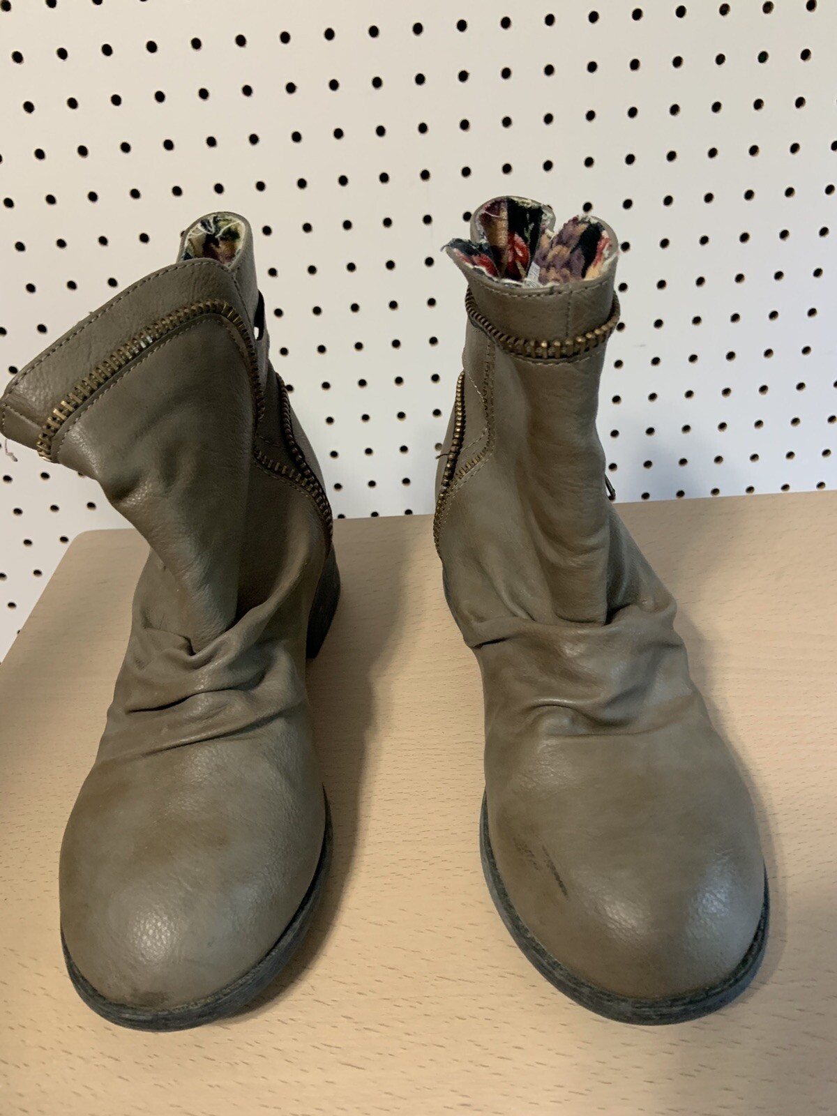 Womens Rocket Dog ankle Boots ~ brownish gray ~ size 7M