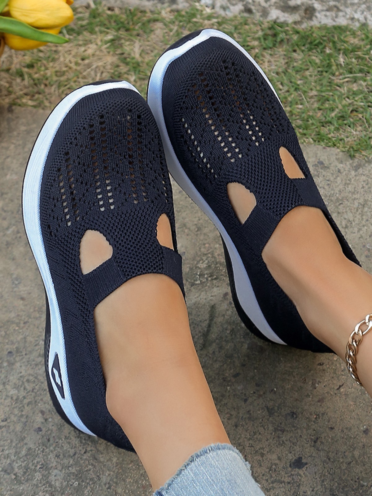Women’s Slip On Walking Shoes Breathable Mesh Lightweight Comfort Sneakers