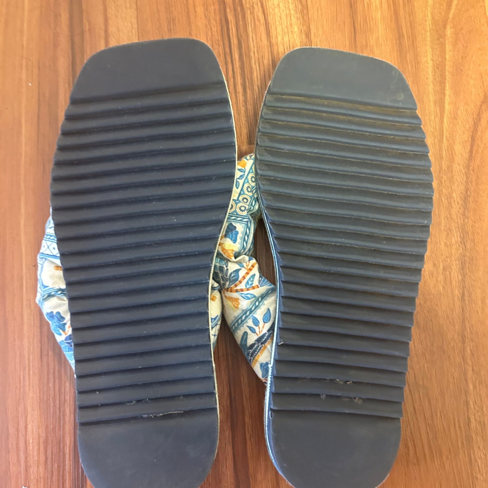 Farm Rio Navy Puffy Tropical Printed Flip Flop Sandals