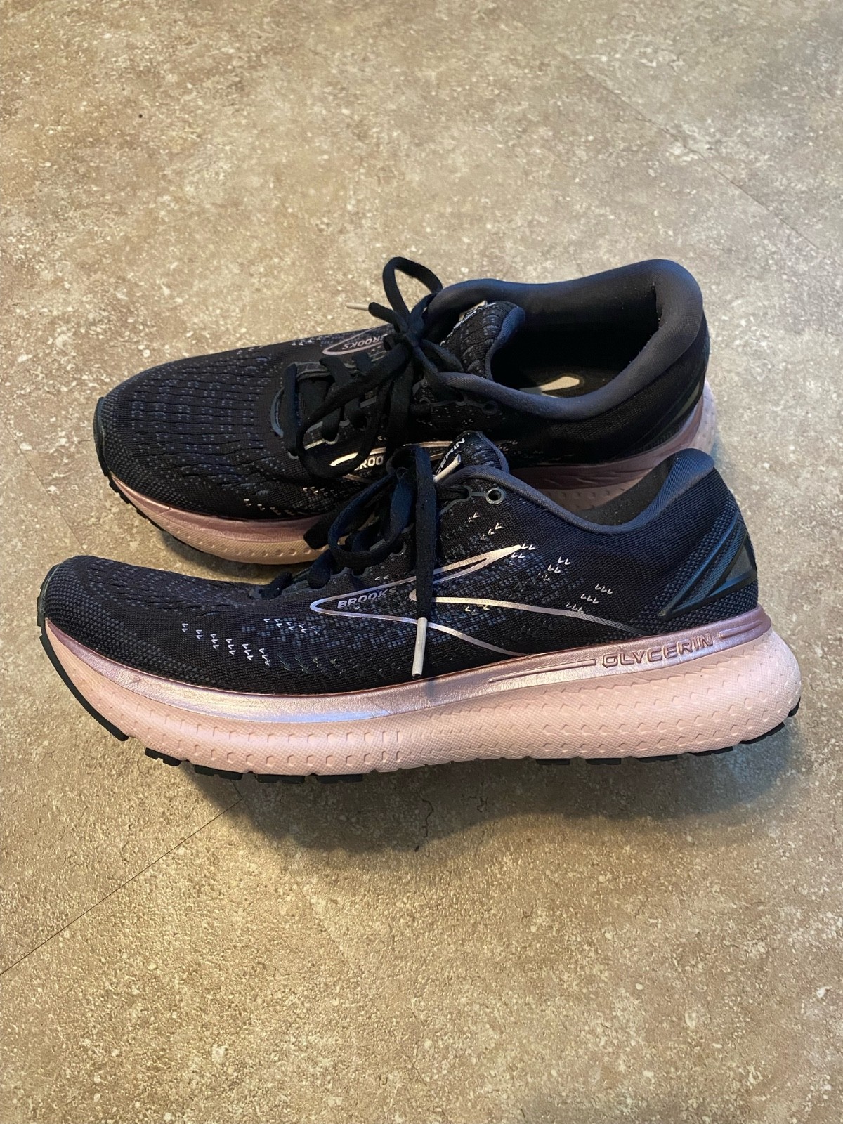 EUC Womens Brooks Glycerin 19 Running Shoes Size 8.5 Black/Pink 1203441B074