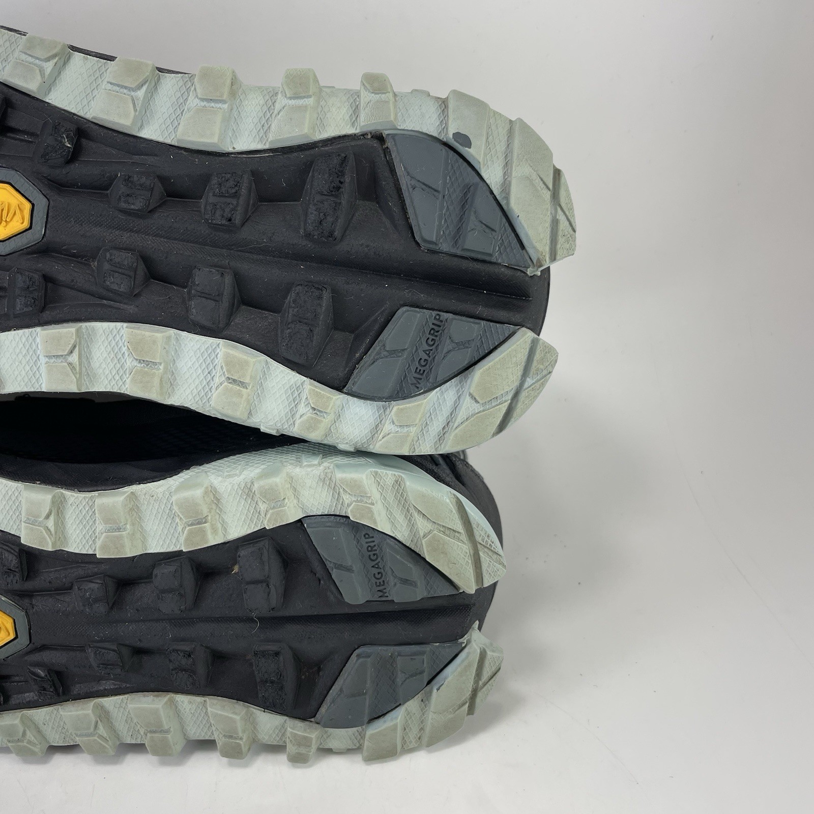 Altra Olympus 4 Womens Running Shoes Size US 7.5 Black Vibram Max Cushion