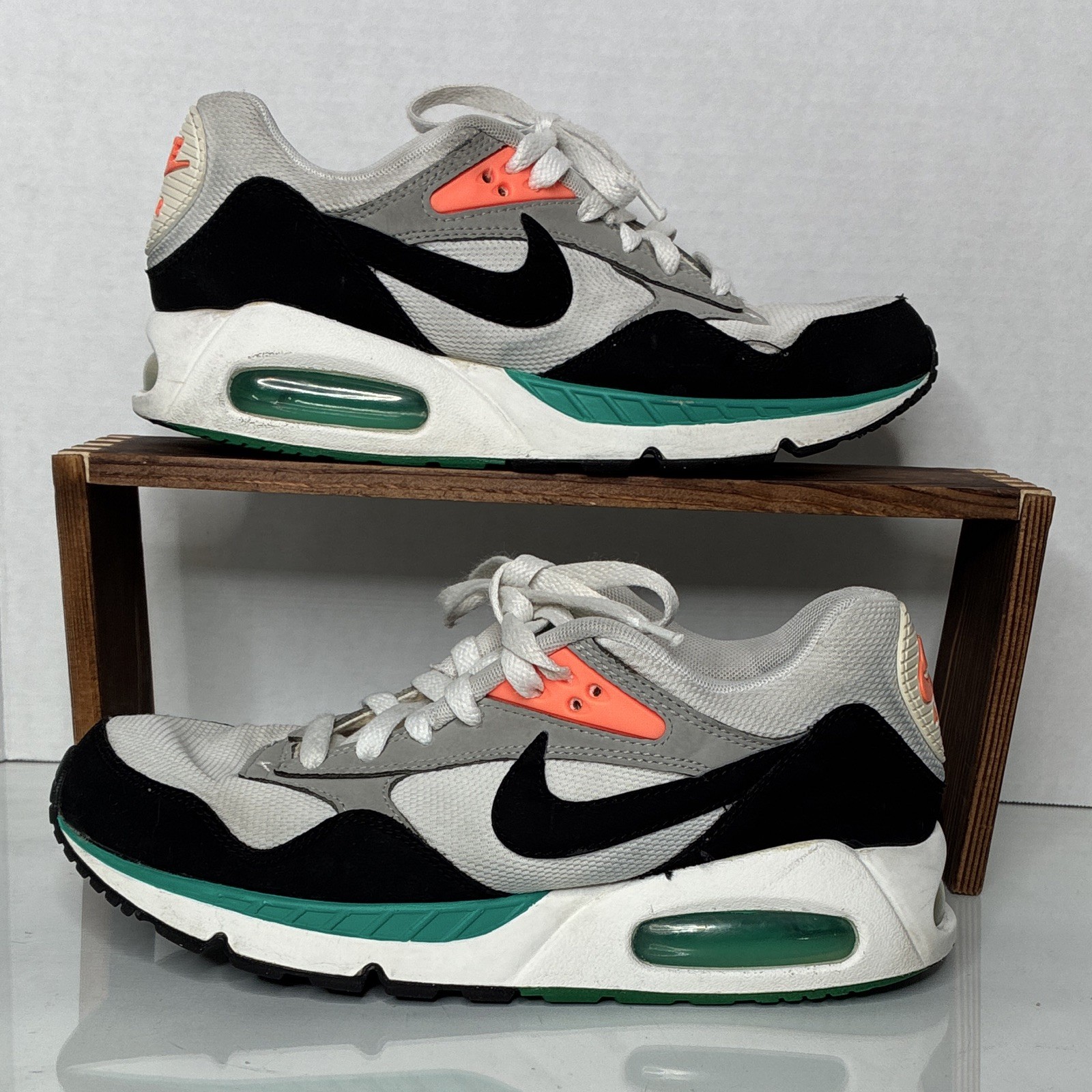 Nike Air Max Correlate Low Top Lace-Up Sneakers White/Black/Green/Orange