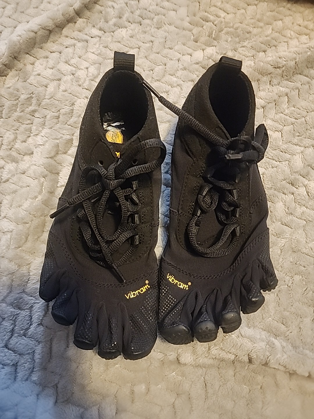 Vibram FiveFingers WOMEN V-TREK 19W7401 Size 6.5-7 Black