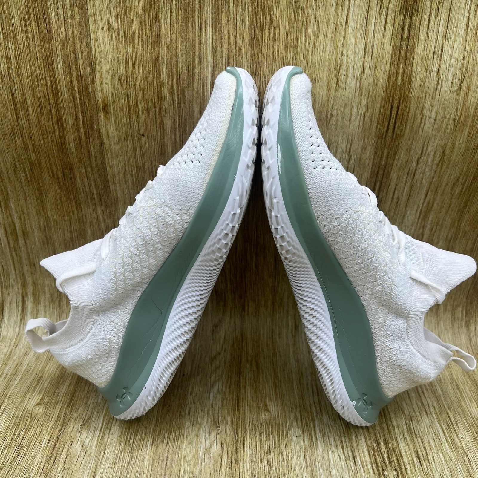 Under Armour Flow Velociti SE Women’s Size 8.5 White Phoenix Fire 3024017-114