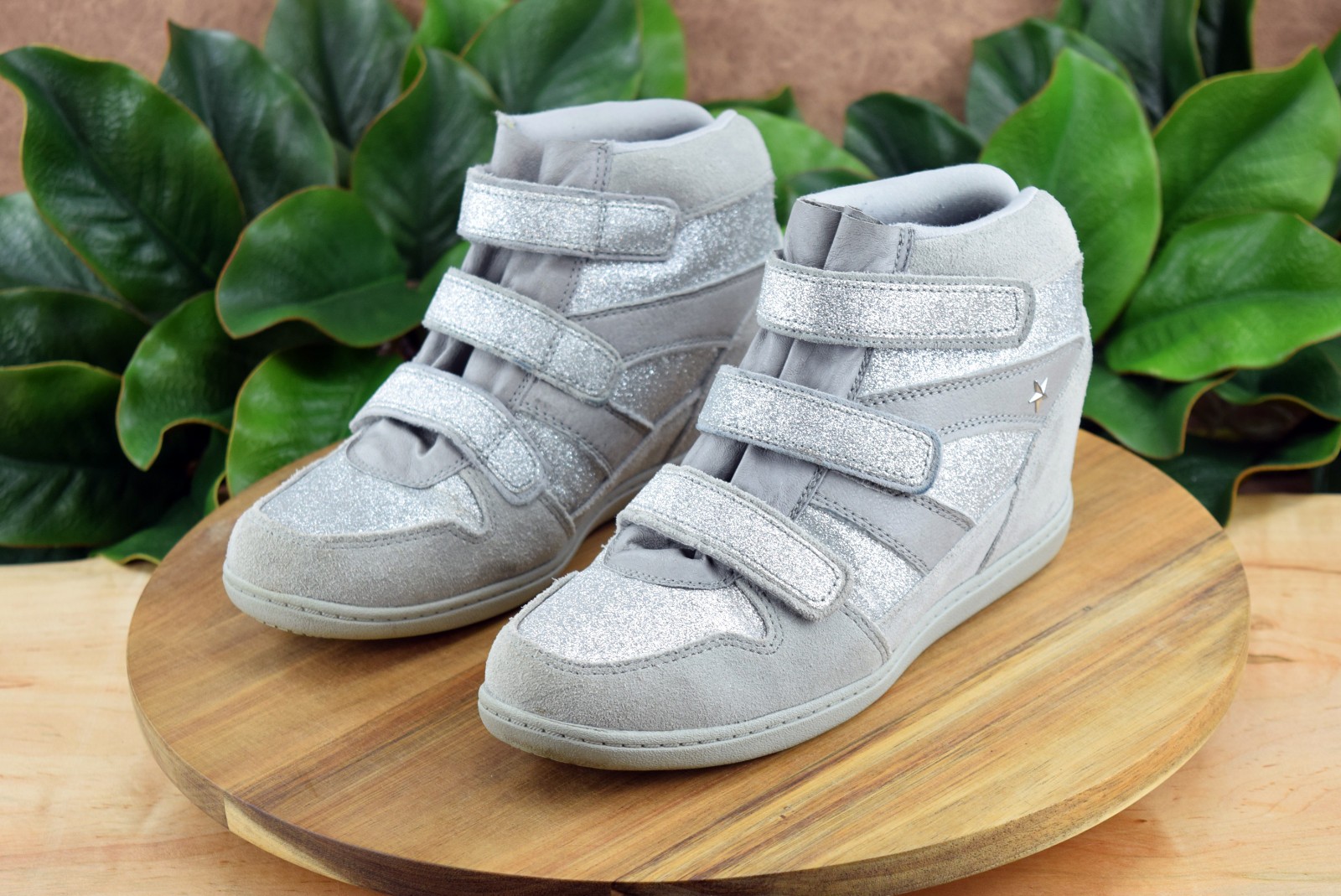 Skechers SKCH +3 Women’s Silver Sparkle Suede Leather SIZE 8 Wedge Hidden Heel