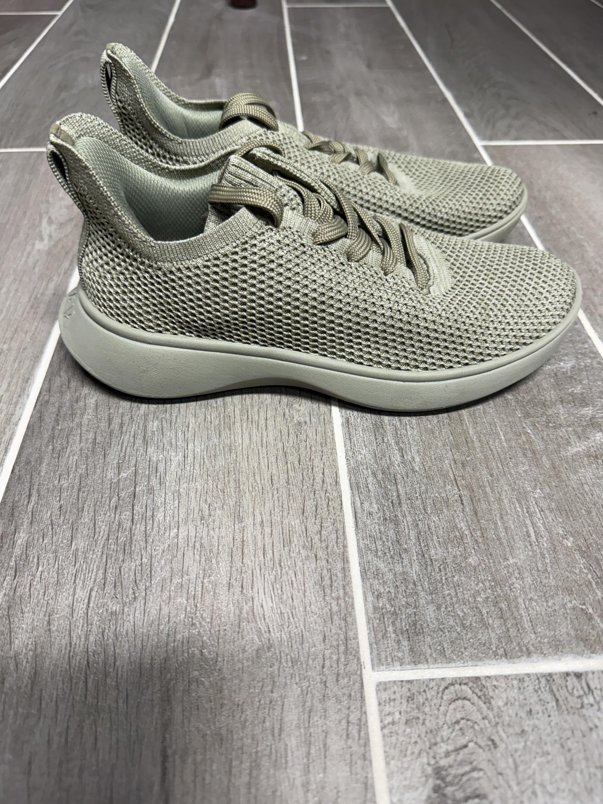 VIVAIA Shoes Womens Size 6 Green Knit Recycled RPET Athletic Walking Sneakers