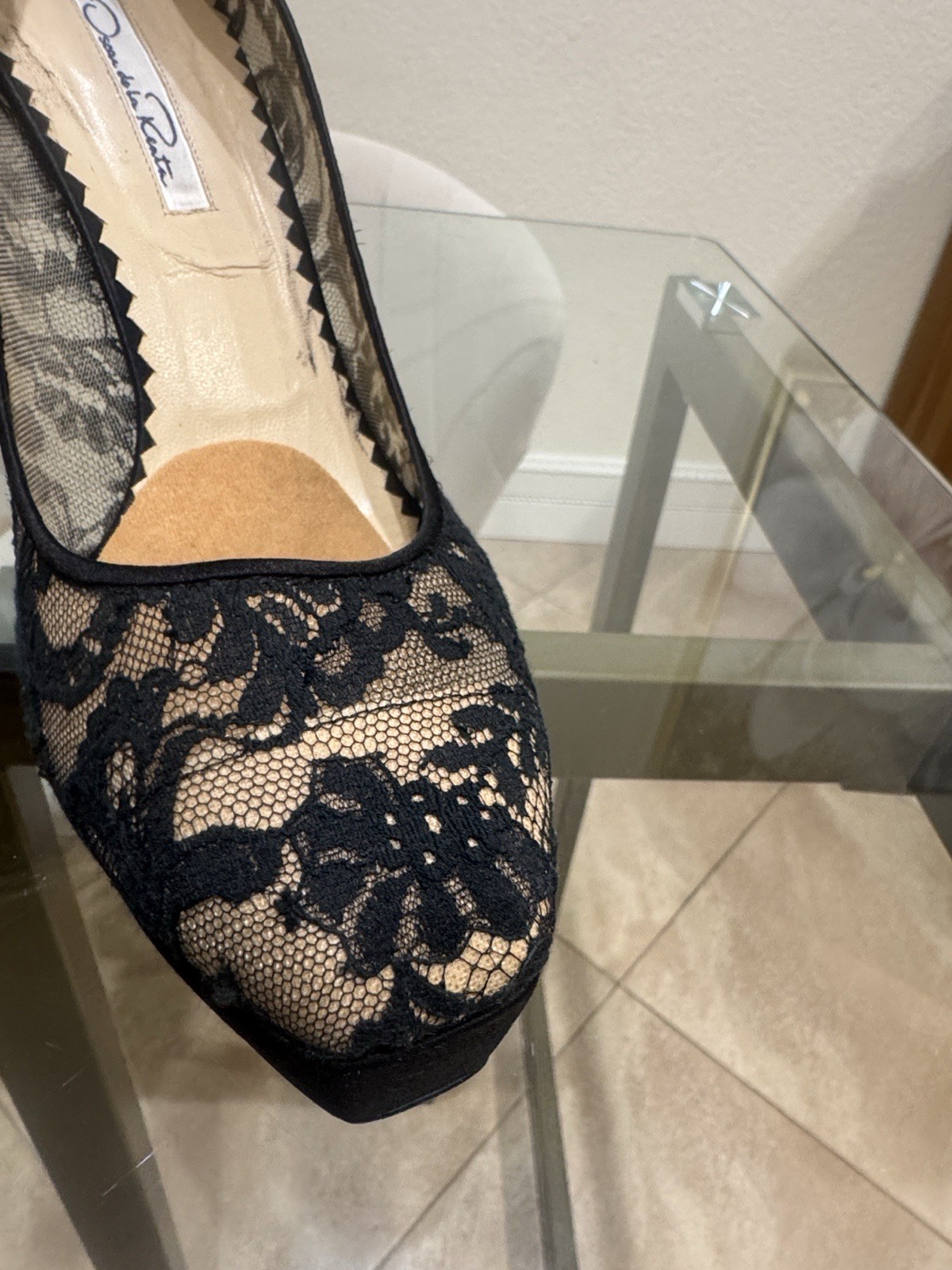 Oscar de La Renta Black Lace Pumps Platform With Sheer Overlay