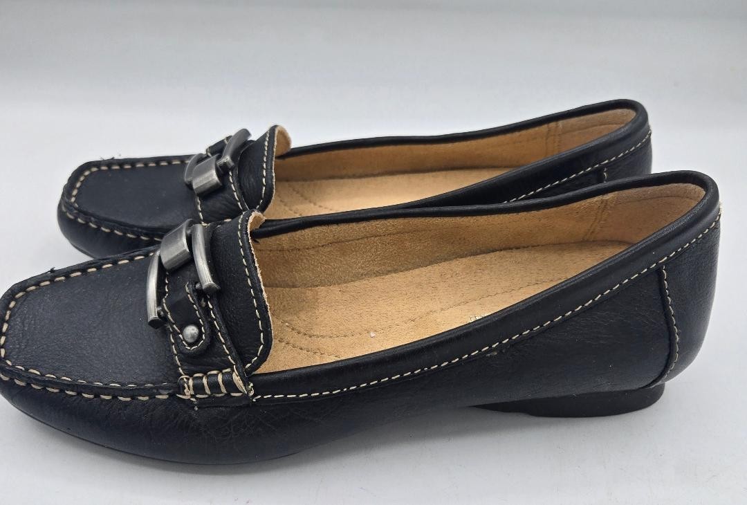 Naturalizer Womens Sophie Black Flat Shoes Size 4M