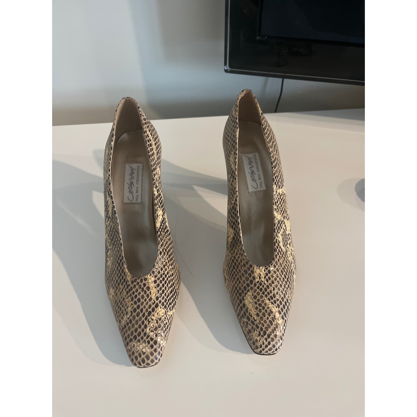 Made in Spain Snakeskin Embossed Leather Pointed Toe Pumps Tan Gold 8.5B