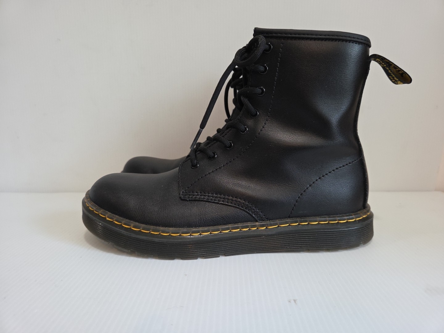 Dr. Martens Unisex Zavala J Black Lace Up Combat Boot Size M 4 W 5