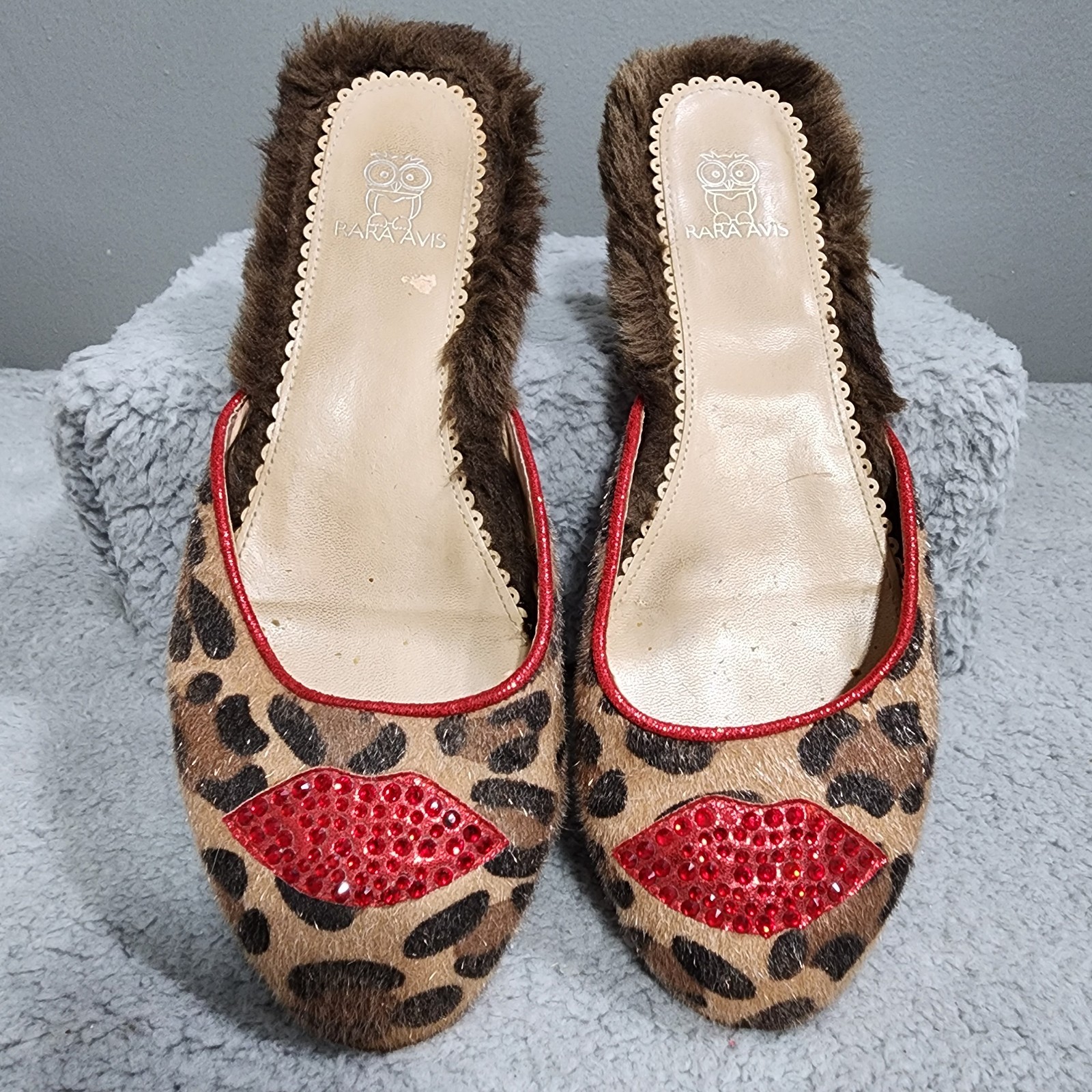 Rara Avis Leopard Print Red Rhinestone Lips Faux Fur Mule by Iris Apfel Size 8W