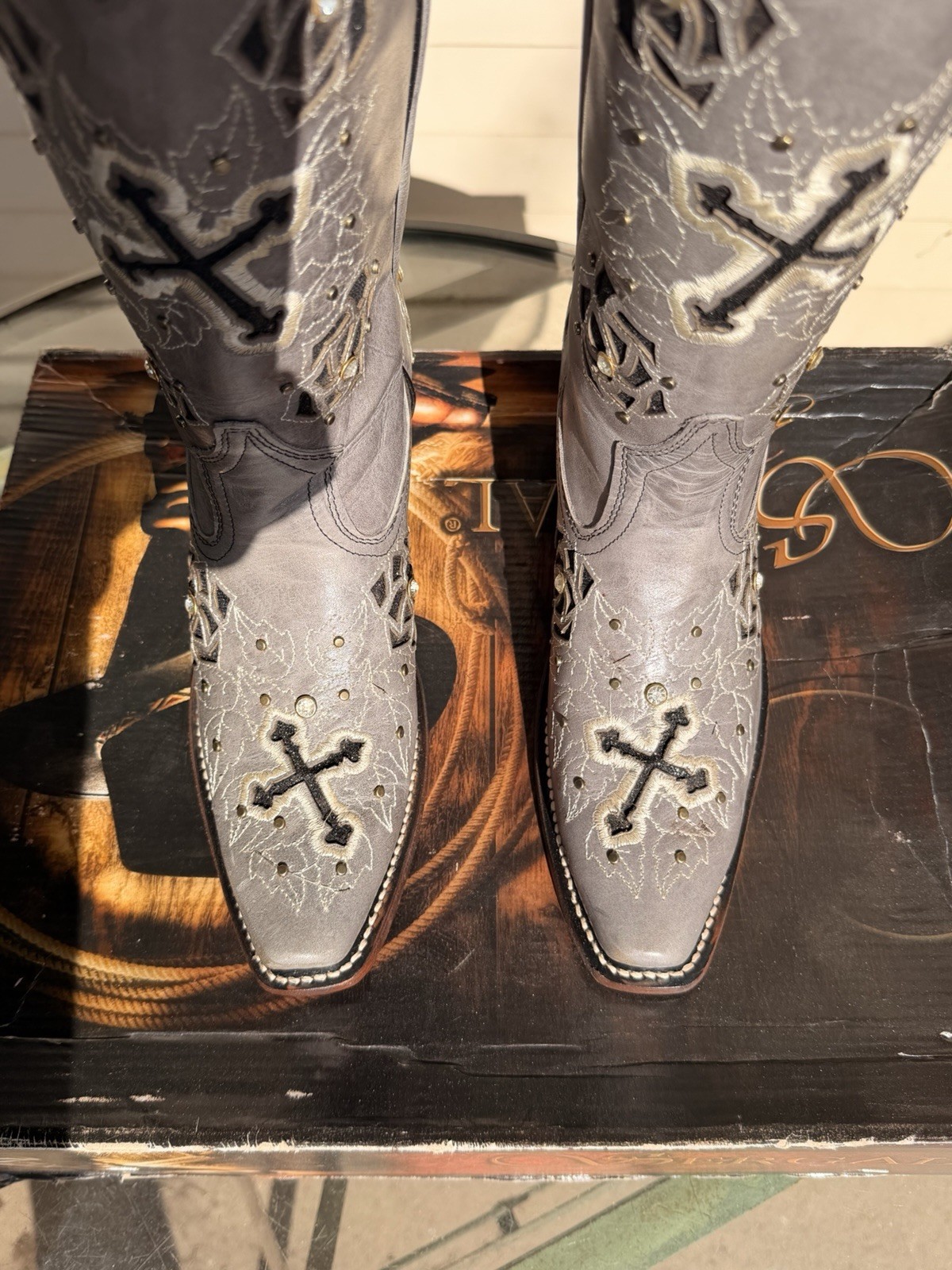 Sergal Gray Cross Floral Embroidery Western Equestrian Boots US Size 10.5