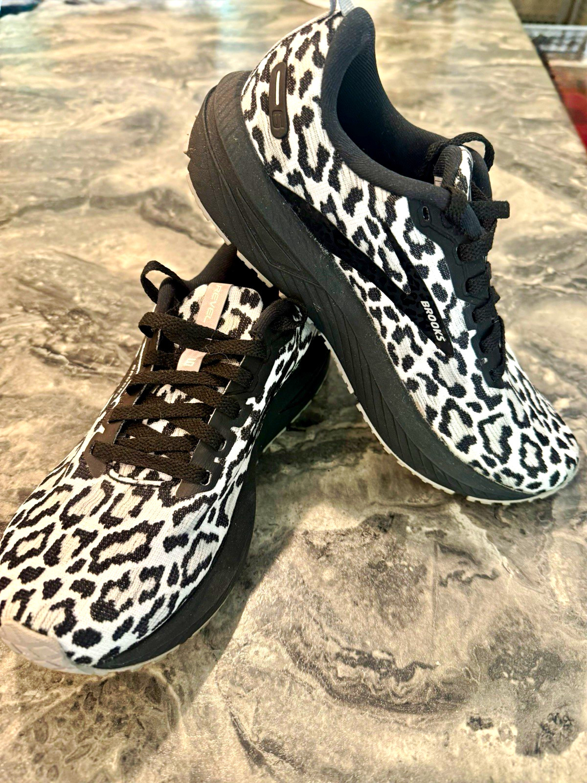 Brooks Revel 6 Women’s Black/White Leopard Knit Lace-Up Running Shoes B
