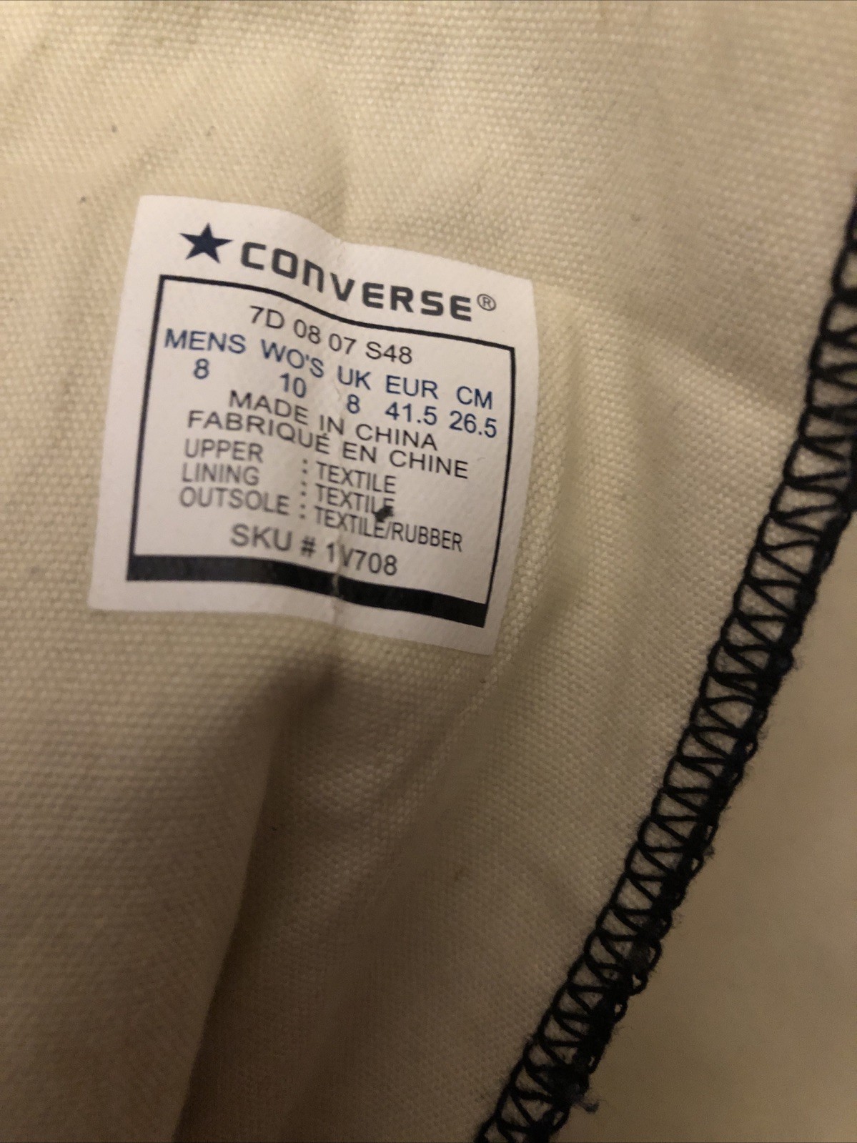 Converse Lot (4 Pairs) Size 8 Men/10 Women. Open to Reasonable Offers.