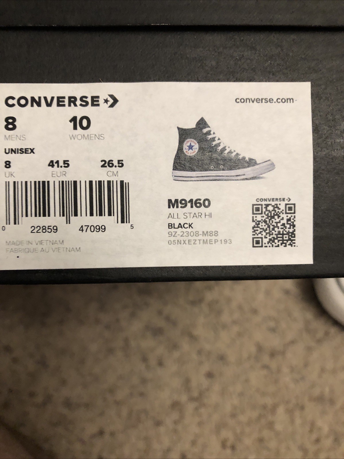 Converse Lot (4 Pairs) Size 8 Men/10 Women. Open to Reasonable Offers.