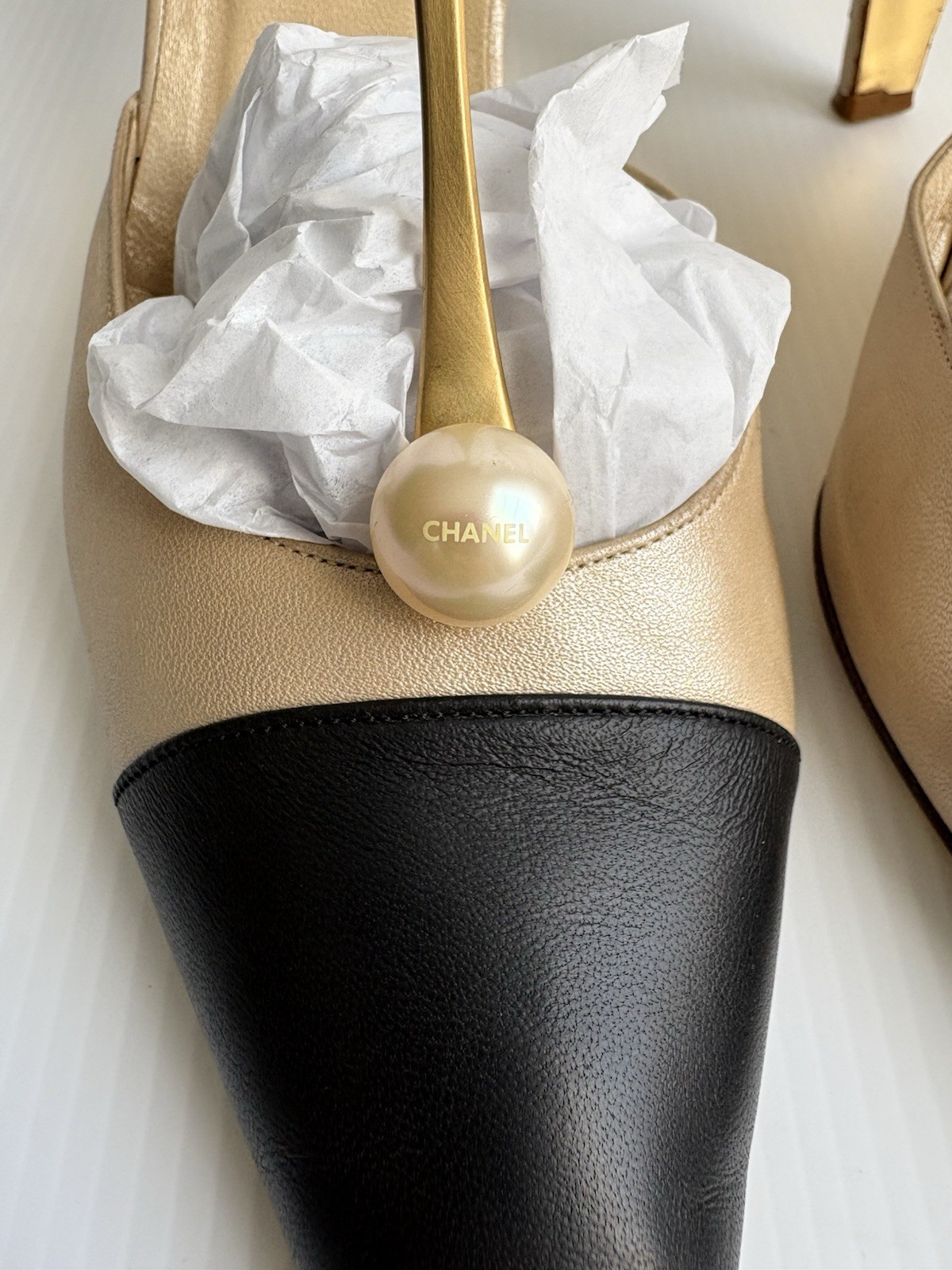 CHANEL CC LOGO FAUX PEARL STRAPS HEEL PUMPS 38.5 US 8-8.5 Two Tone