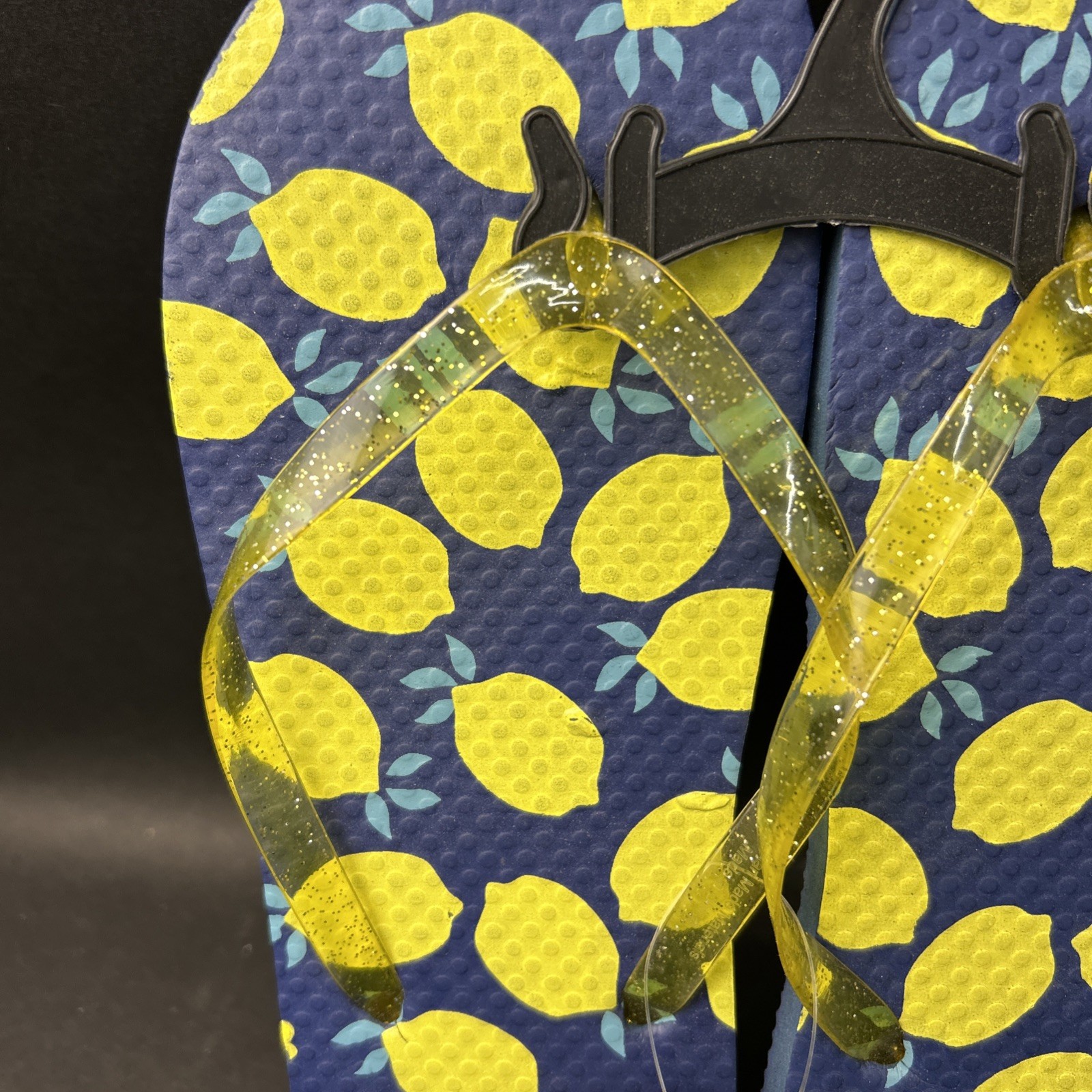 Juncture Women M 7/8 Tropical Lemons Yellow Strap Flip Flops
