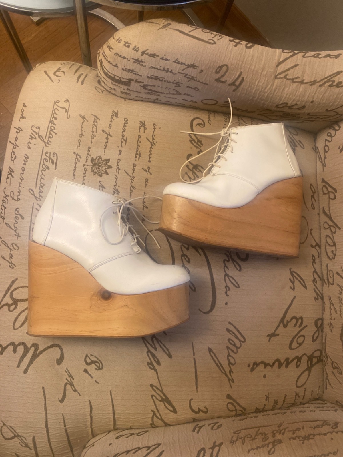 Vintage Deandri Women’s Designer White & Wood Sky High Platform Boots Sz 8 HTF