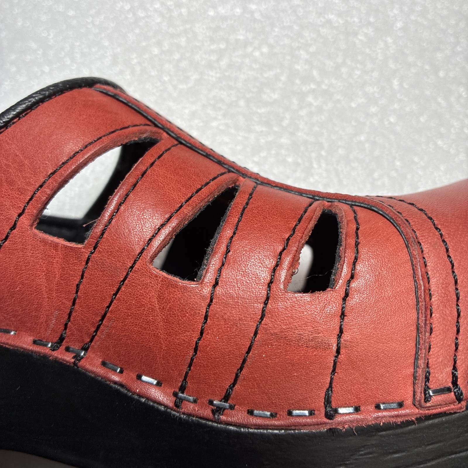 Sanita Shoes Women’s Size 40 Red Reagan clog, leather, preowned