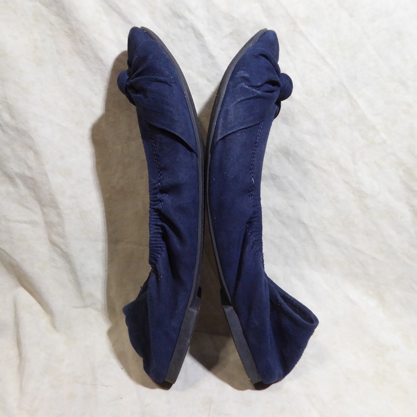 🩰 C est. 1946 Scrunch Ballet Flats 9 M Navy Blue Suede Textile; Knotted Straps