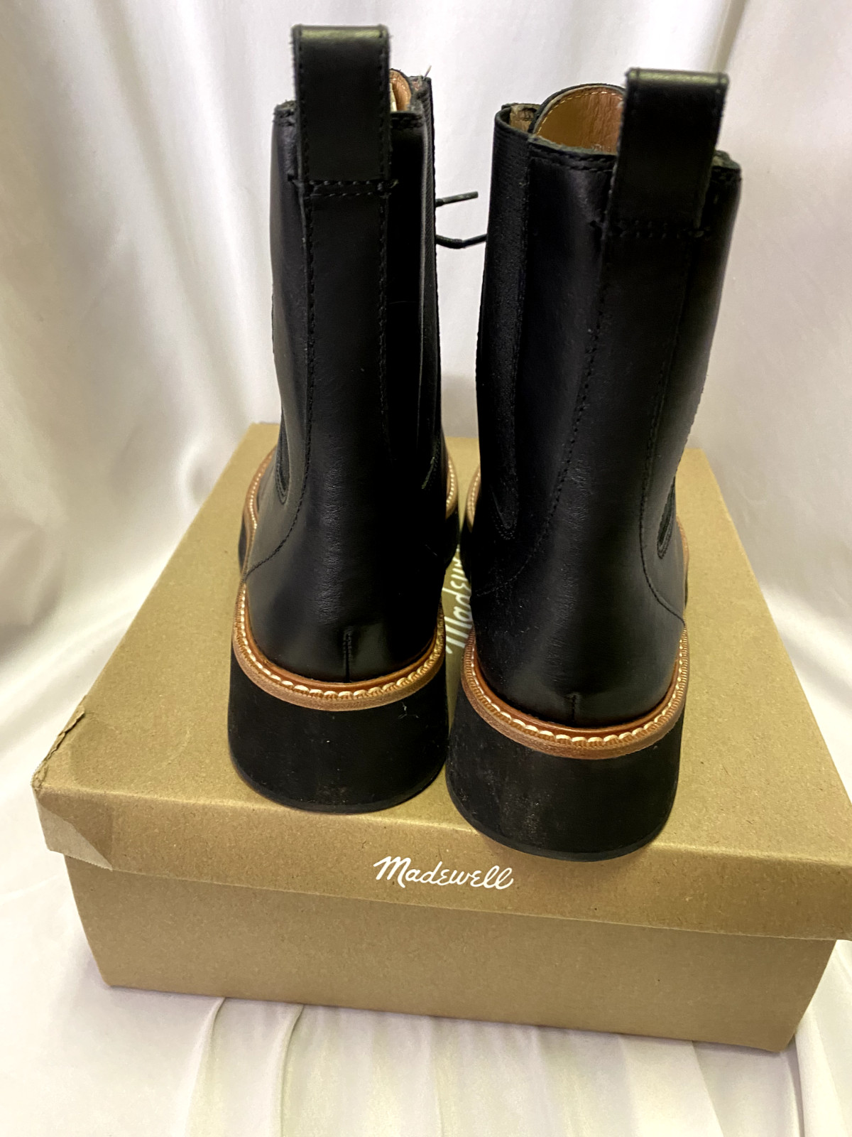 Madewell® Jordin Lace Chelsea Boot, in True Black, Size 8, New in Box!