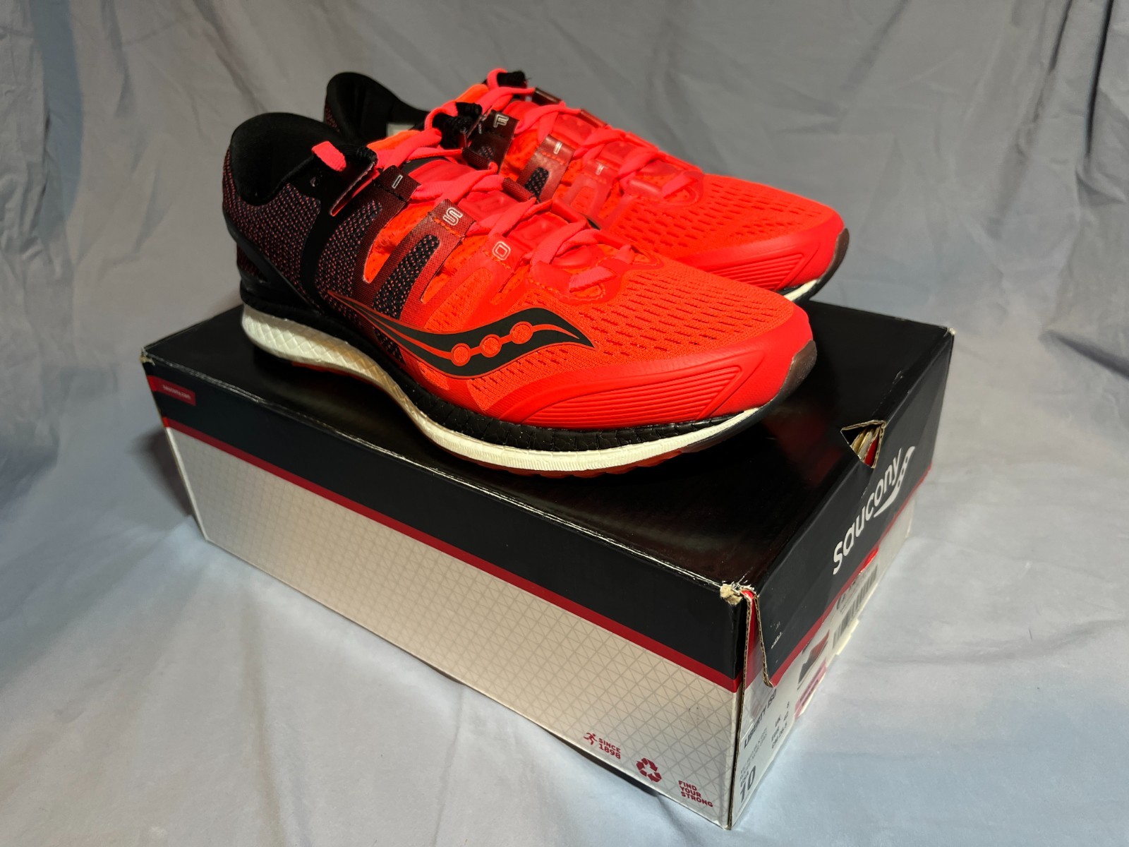 SIZE 10 US Saucony Women’s Running Shoes Liberty ISO Everun Lace Up S10410-2