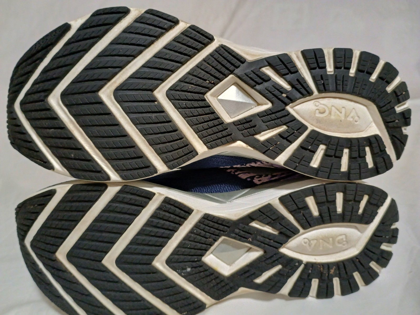 BROOKS Women’s RICOCHET🏵️sz 8.5 Medium B Running Shoes Sneakers EUR 40 – UK 6.5