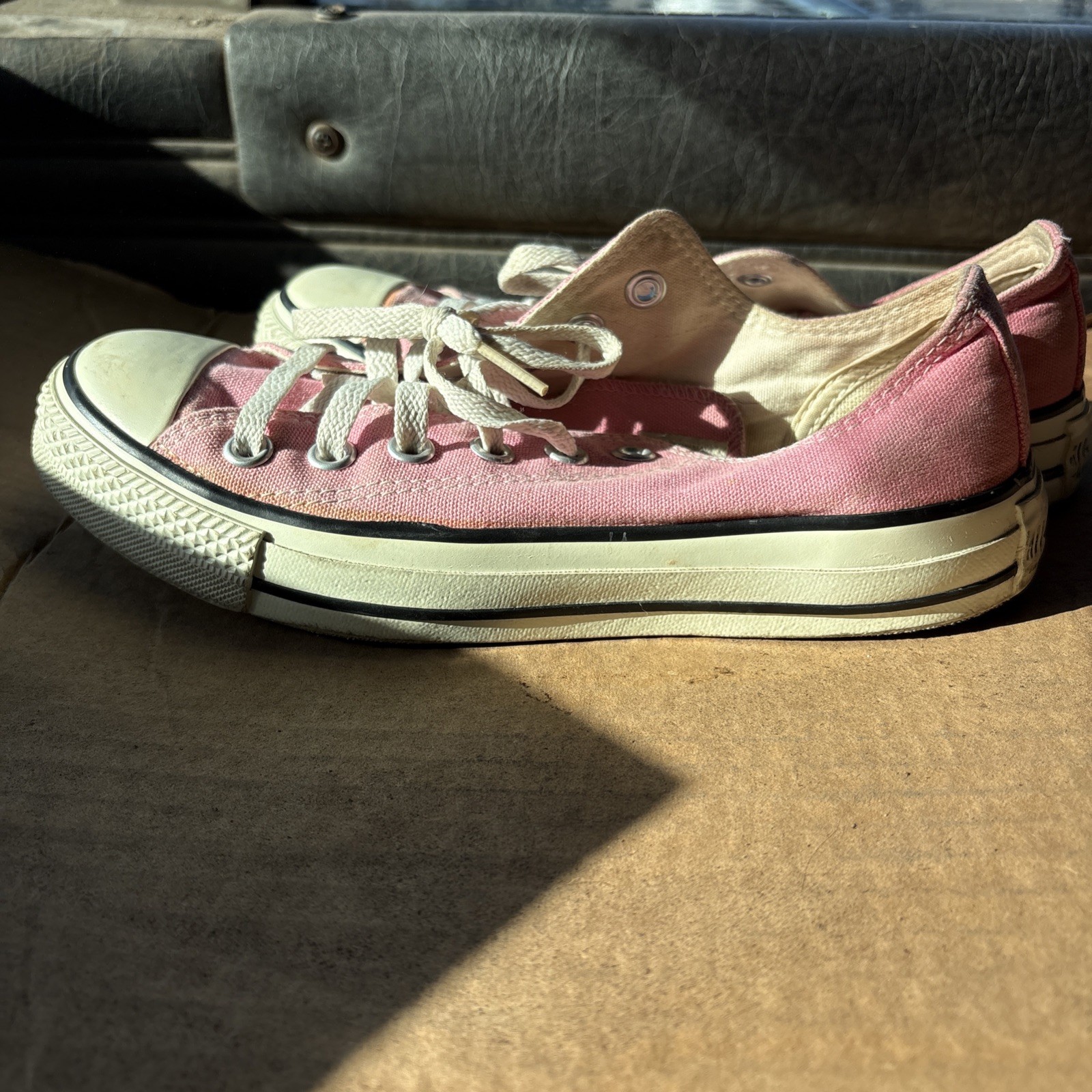 pink converse low top mens 5/womens 7
